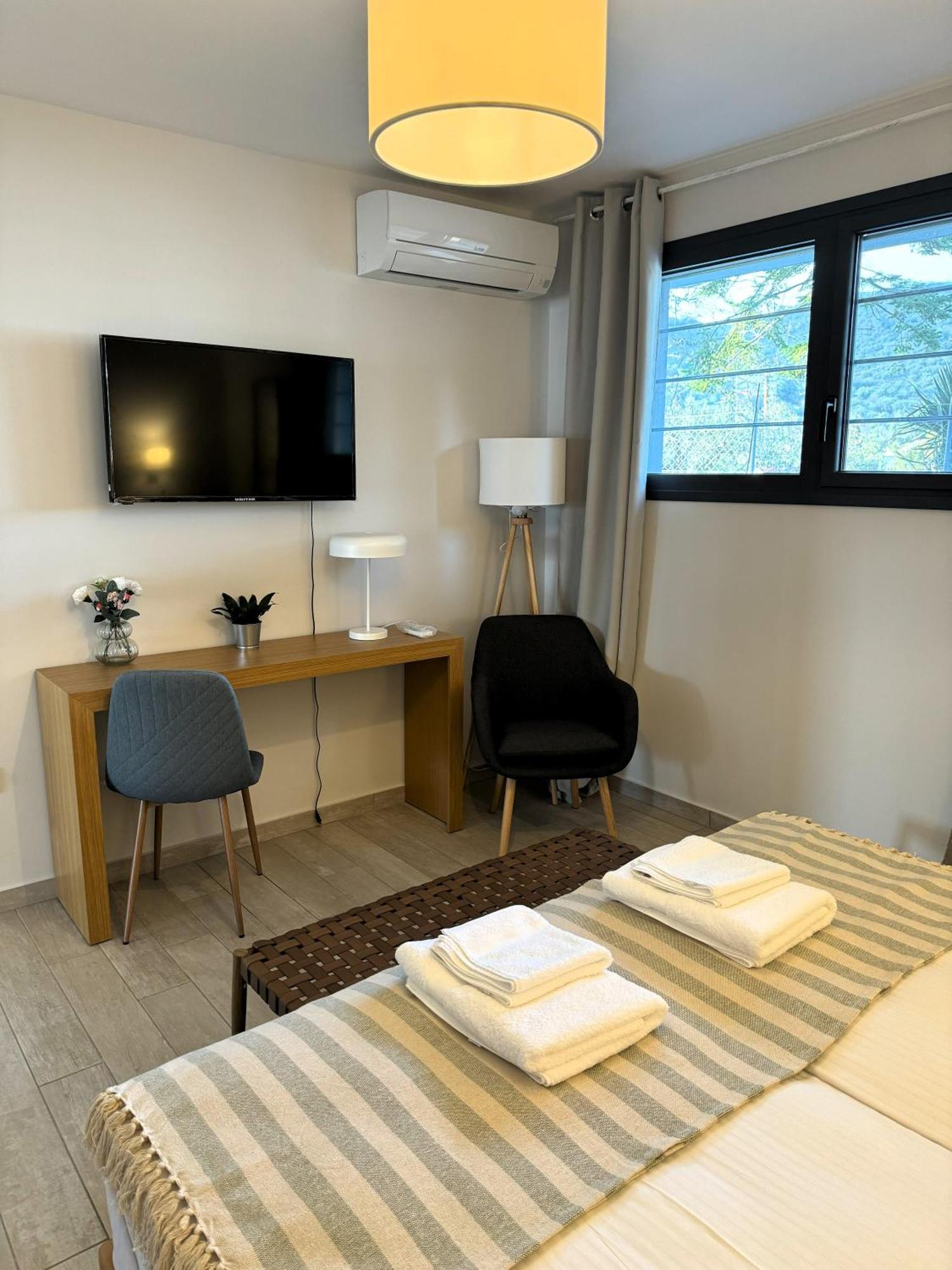 Acra Melia Apartment Palaiontsiflikion Luaran gambar