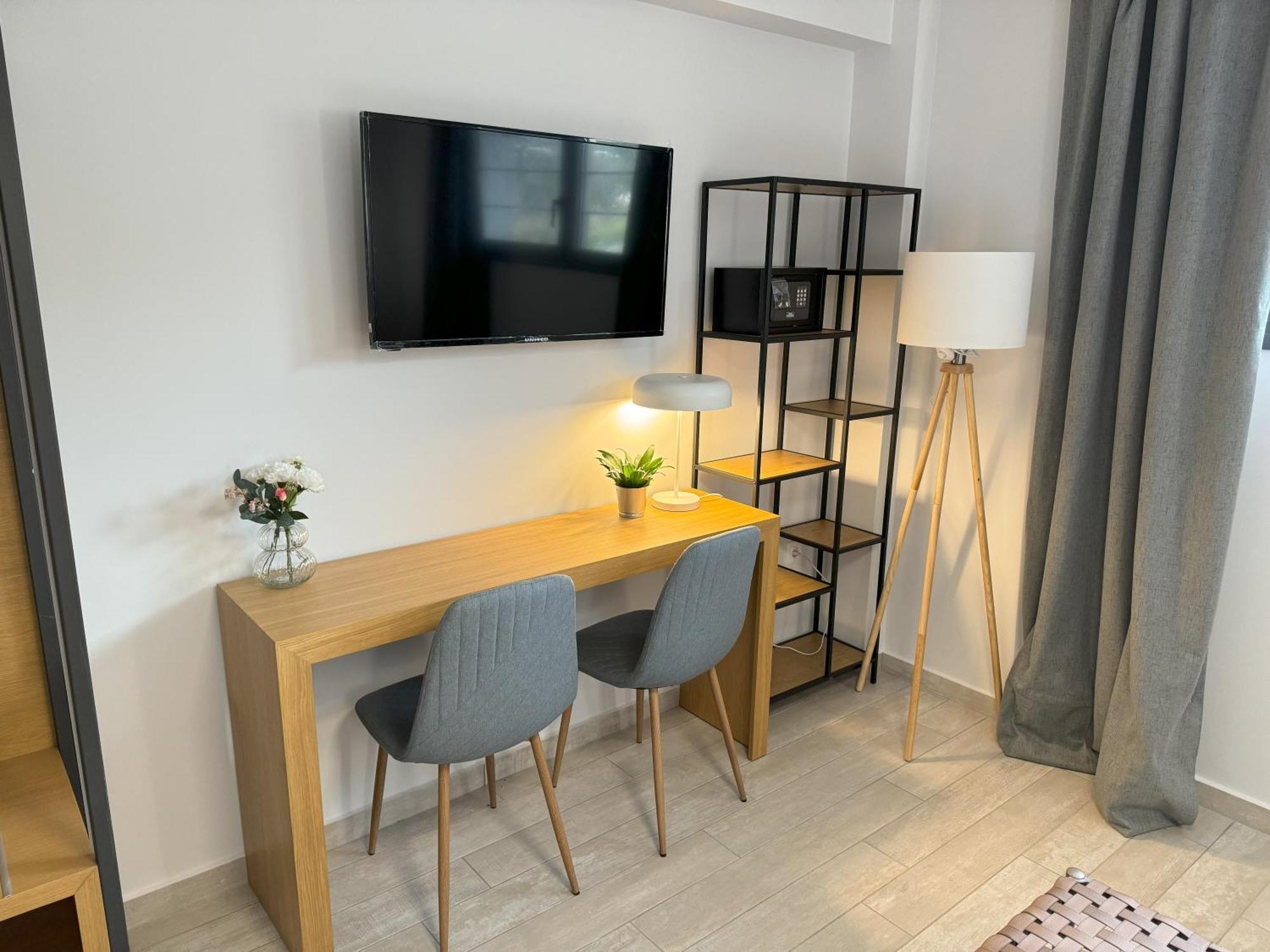 Acra Melia Apartment Palaiontsiflikion Luaran gambar