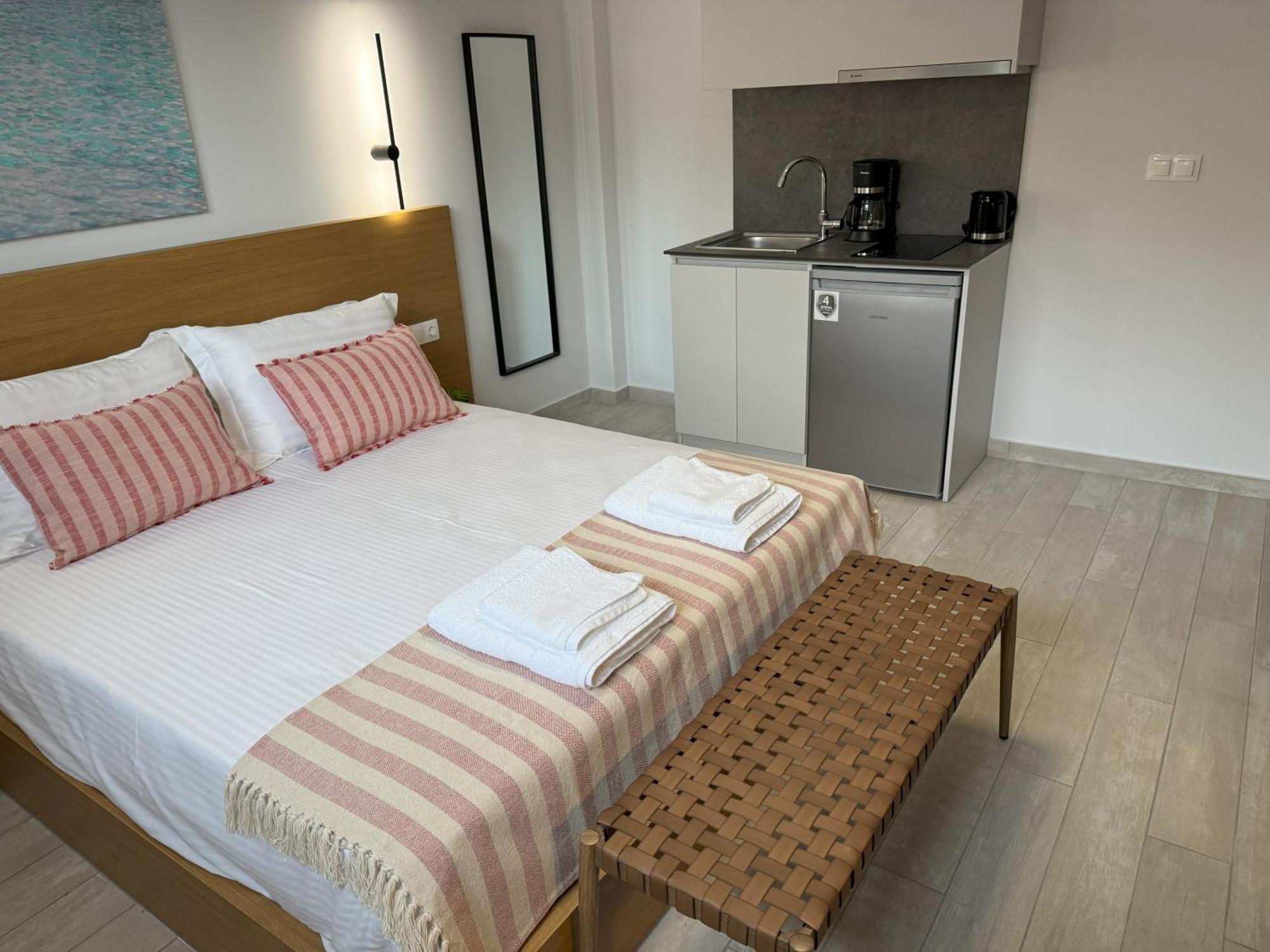 Acra Melia Apartment Palaiontsiflikion Luaran gambar